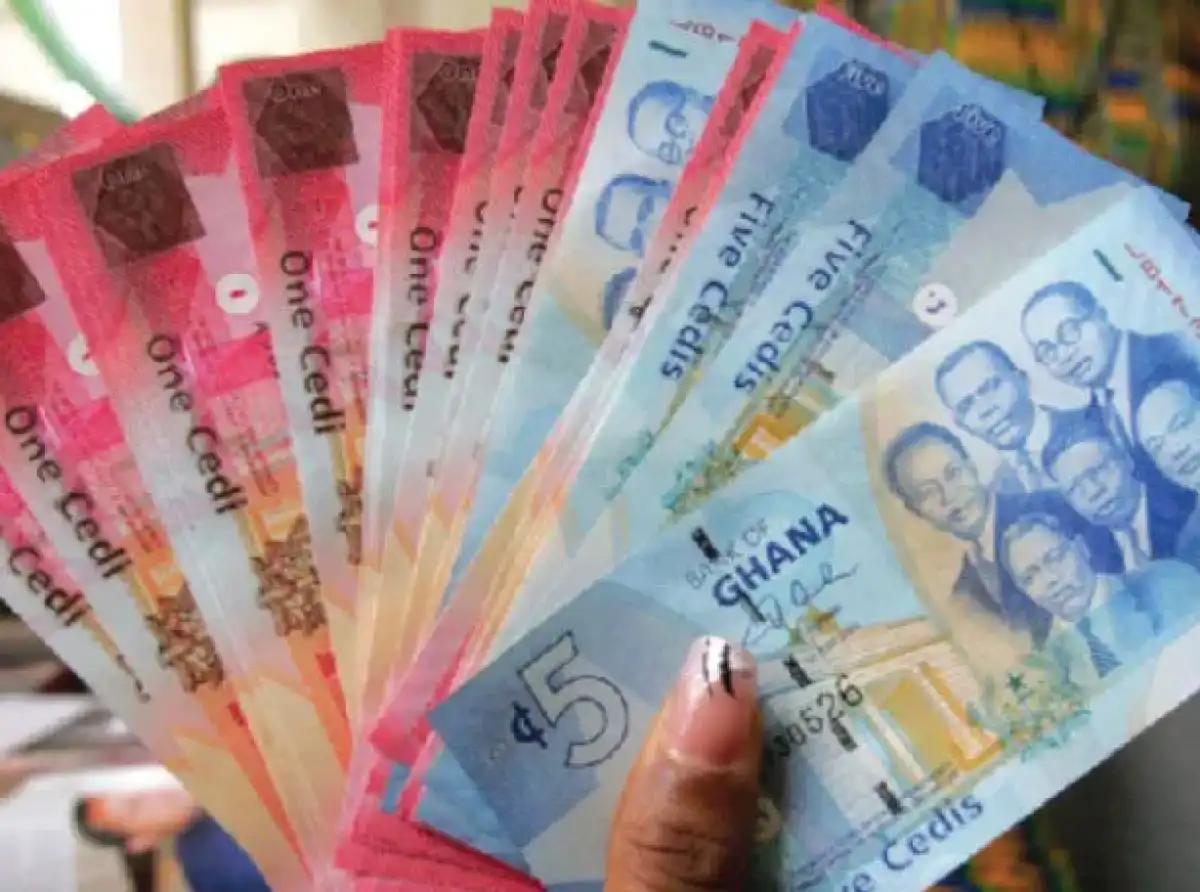 Savers Win as Inflation Hits 27-Year Low: The Rise of "Positive Real Returns"