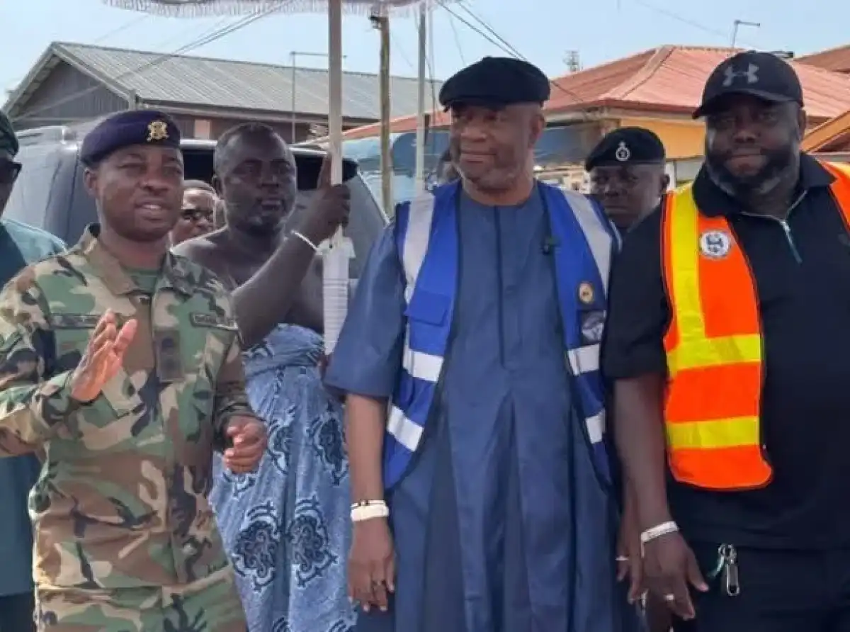 Ga Mantse Visits Newtown Collapse Site, Consoles Bereaved Families