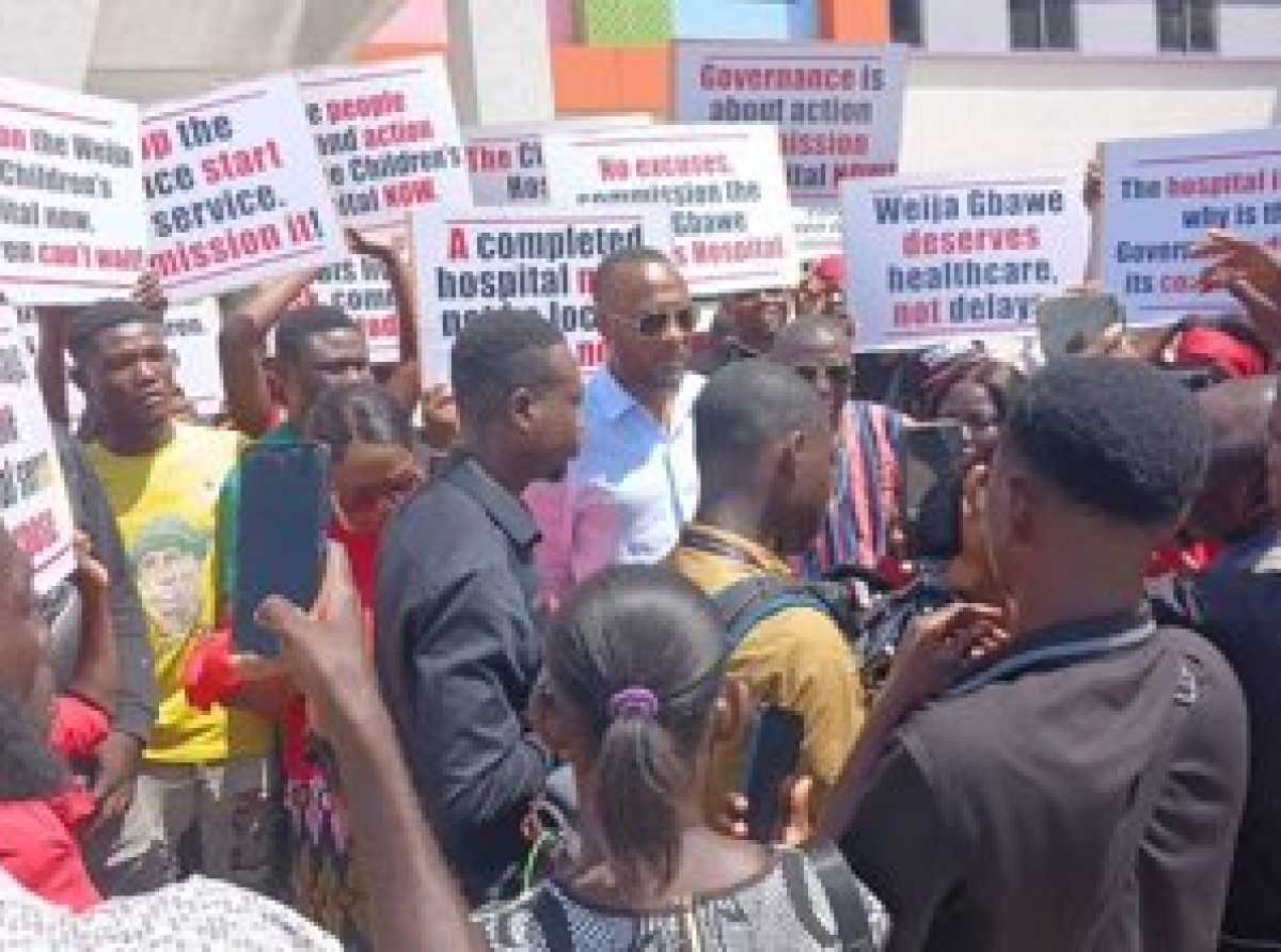 Weija Gbawe residents protest delay in opening completed specialist children’s hospital