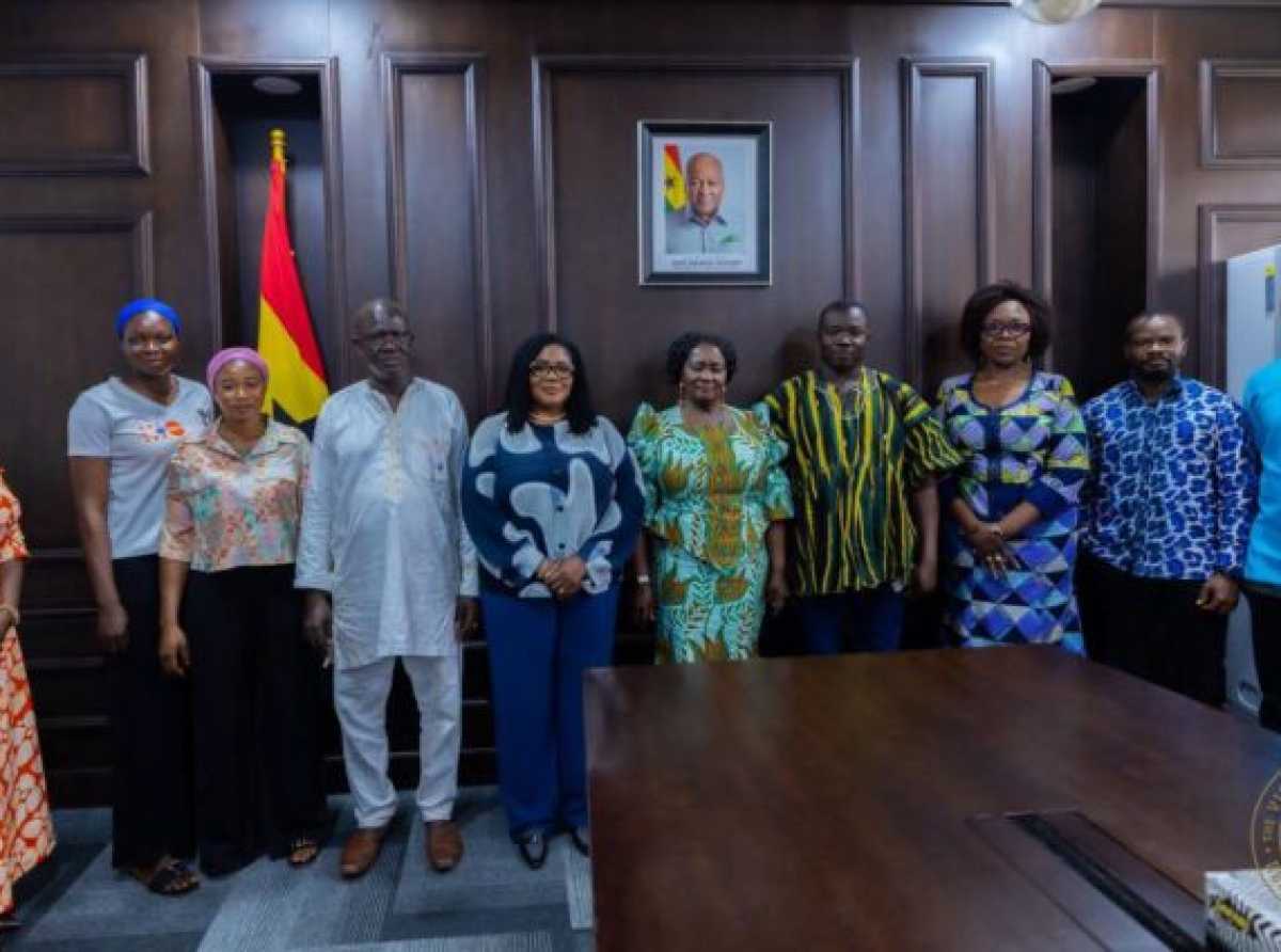 Vice President engages Kayayei association on challenges facing head porters